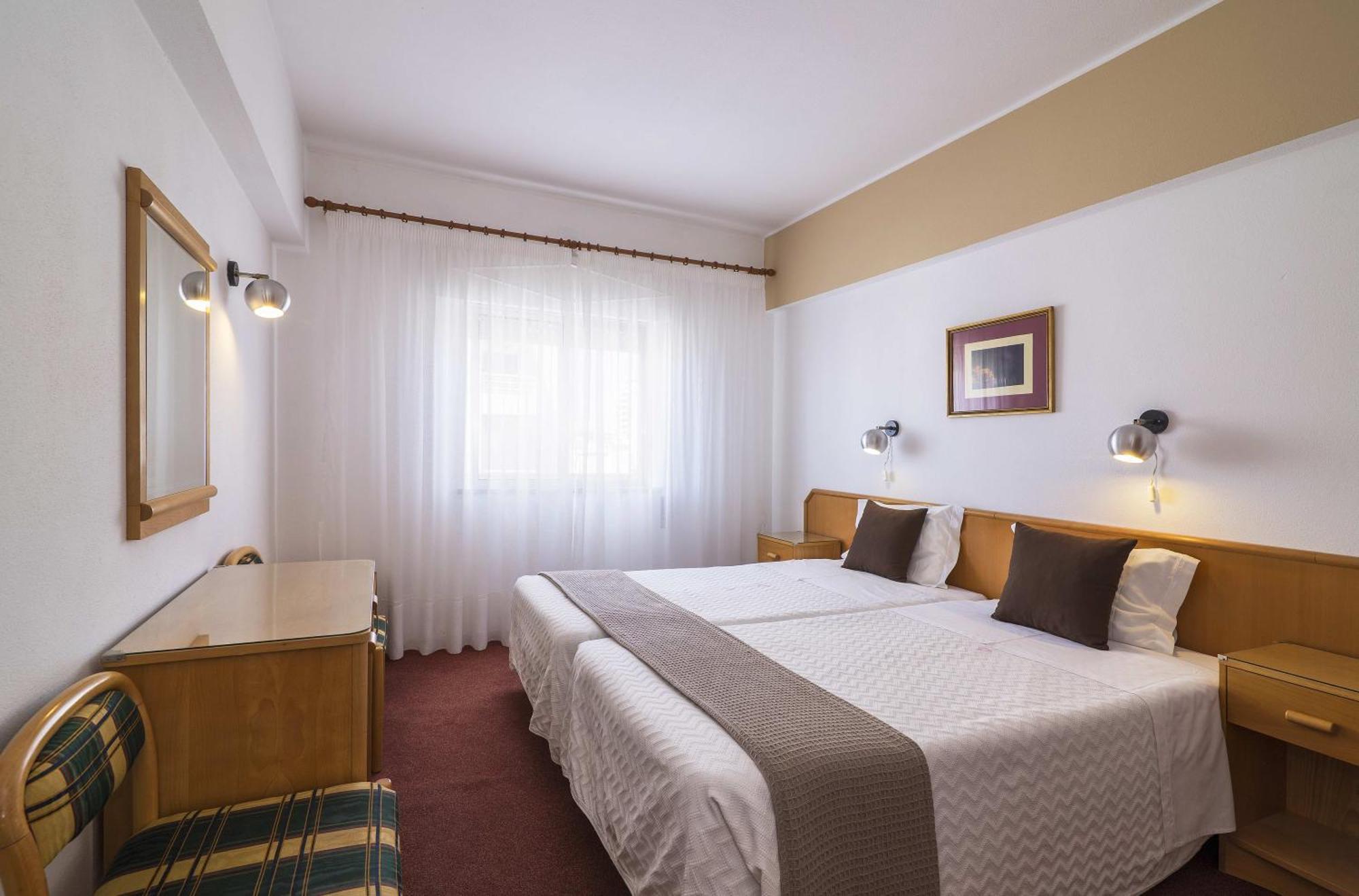 Rosamar Apartamentos Armacao de Pera Phòng bức ảnh